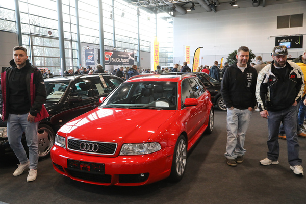 Bild Audi RS4 (2001) - mit nur 36'196 km auf der Uhr für EUR 115'000 angeboten - Bremen Classic Motorshow 2023