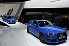 Audi RS4 (2014) - der "Alte" hinter dem Neuen, mancher würde wohl lieber den Klassiker RS2 aus dem Jahr 1994 nehmen - am Genfer Automobilsalon 2014