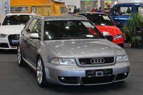 Audi RS4 Avant (2000) - wird nächstes Jahr Youngtimer, jetzt noch für EUR 32'990 zu haben mit 179'500 km auf dem Tacho - Retro Classics Bavaria 2019