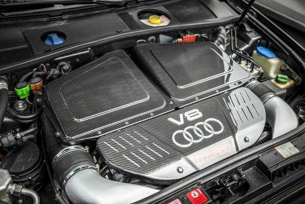 Audi RS6 Avant (2002) – doppelt aufgeladener 4,2-Liter-V8 mit 450 PS
