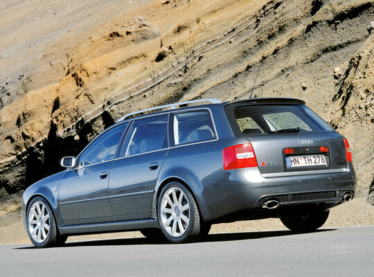 Audi RS6 Avant (2002) – mit Biturbo-V8 und 450 PS