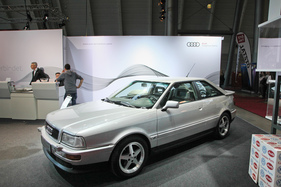 Audi S2 Coupé (1992) - wirbt für Audi-Ersatzteile - Retro Classics Stuttgart 2019 (1992)