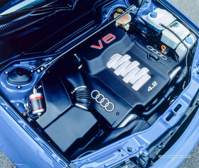 Audi S6 Plus Avant (1996) – Vierventil-V8 mit 326 PS