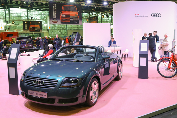 Audi TT 1.8 T Roadster (1999) - einer von 90'733 TT Roadstern der ersten Serie, gesehen auf dem VW-Audi-Stand - Bremen Classic Motorshow 2023