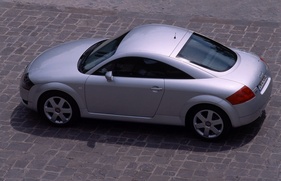 Audi TT Coupé der ersten Generation in Silber (1998)