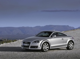 Audi TT Coupé, second generation in silver (2006)