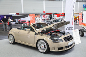Audi TT quattro Roadster (2004) - mit VR6-Motor und 250 PS, Haldex-Allradantrieb, auf dem Audi-Clubstand - Klassikwelt Bodensee 2023