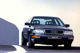 Audi V8 (1988) – Audi V8 - in die Oberklasse und zurück (Buchrezension)