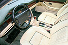 Audi V8 3.6 (1989) – zweifarbiges Interieur mit abgesetzten Kedern