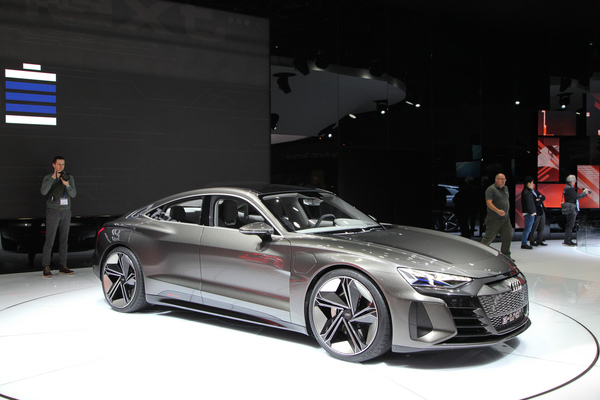 Audi e-tron Concept (2019) - SUV-Coupé mit Elektroantrieb - Genfer Automobilsalon 2019