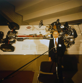 Audi quattro (1980) - Ferdinand Piëch bei der Präsentation des quattro-Prinzips am Genfer Autosalon 1980 Audi quattro (1980) - Ferdinand Piëch bei der Präsentation des quattro-Prinzips am Genfer Autosalon 1980
