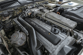Audi quattro 20V RHD (1989) – Gut gebrauchter, unrestaurierter Motorraum (1989)