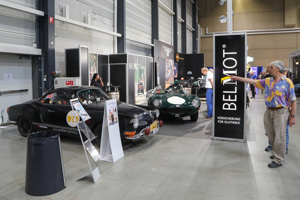 A Jaguar D-Type and a VW Karmann Ghia could be admired on the Belmot stand - Swiss Classic World Lucerne 2023