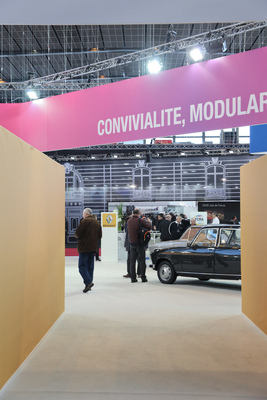 Auf dem Renault-Stand spielte der R16 die Hauptrolle - Rétromobile 2015