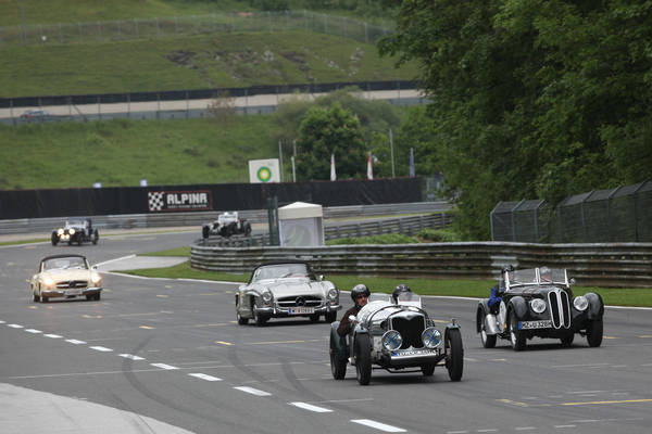Auf dem Salzburgring darf schnell gefahren werden, aber Gleichmässigkeit ist Gebot - Impressionen vom Gaisbergrennen 2014