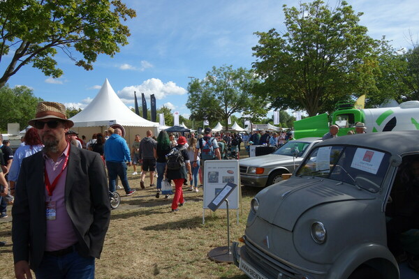 Auf der "Welcome Promenade" – Classic Days Düsseldorf 2022