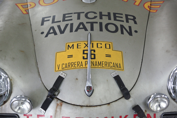 Aufkleber aus einer anderen zeit auf dem Porsche 356 A von 1955 - Porsche-Center Schlieren Service & Classic Day 2015