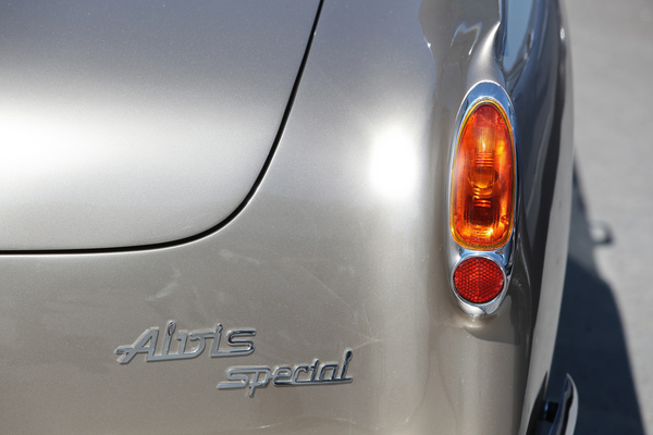 Aufrecht stehende Heckleuchten bei diesem Alvis Special - British Car Meeting BCM in Mollis 2019