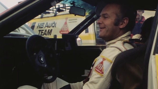 Aus dem Kapitel «Das grosse Spiel» - Standbild aus dem Film "Quattro Jahre" von Helmut Deimel