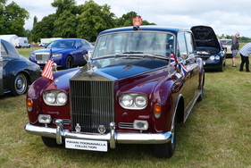 Aus der riesigen Sammlung des indischen Industriellen Yohan Poonawalla stammt dieser Phantom VI, mit dem auch Queen Elizabeth II. schon gefahren wurde