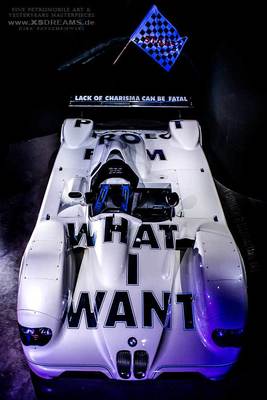 Ausstellung "Starke Frauen" - BMW Art Car von Jenny Holzer - Museum Art & Cars in Singen
