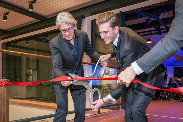 Bild Ausstellungseröffnung am 7. Februar 2019 durch Bernhard Russi und Lorenz Frey - Sonderschau "40 Jahre Subaru in der Schweiz"