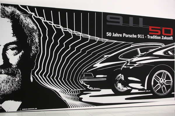 Bild Ausstellungsplakat - 50 Jahre Porsche 911 im Porsche-Museum