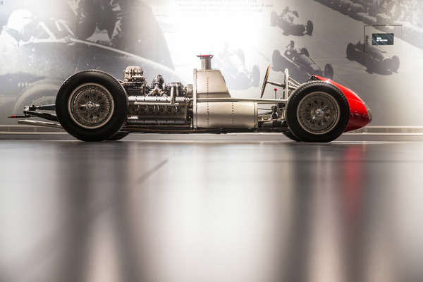 Ausstellungsteil "Speed" - Museumsbesuch Alfa Romeo in Arese