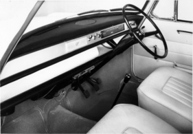 Austin 1100 Hydrolastic (1963) - Armaturenbrett mit Bandtacho und Benzin- sowie Kühlmitteltemperaturanzeige