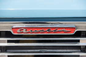 Austin 1300 Countryman (1972) - Markenschriftzug auf dem Kühlergrill