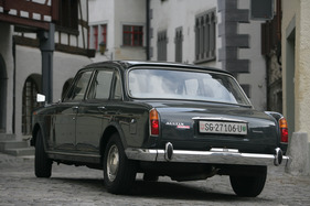 Austin 3 Litre (1970) - das Heck ist gut gelungen und hat formschöne Rückleuchten Austin 3 Litre (1970) - das Heck ist gut gelungen und hat formschöne Rückleuchten