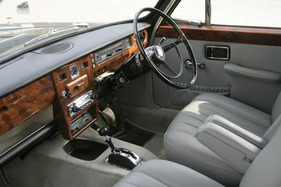 Austin 3 Litre (1970) - grosszügiger Einsatz von Holzapplikationen