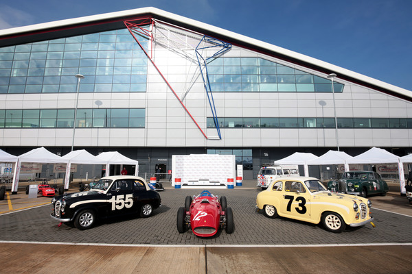 Austin A35 und Ferrari Dino Monoposto - Silverstone Classic 2017