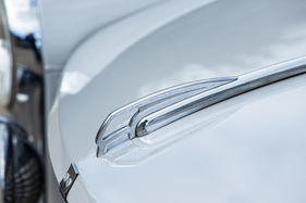 Austin A40 Farina (1958) - Austin-A auf der Motorhaube