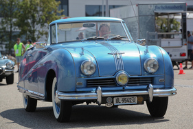 Austin A90 Atlantic Cabriolet (1950) - bei der Abfahrt (3. Youngtimer- und Classictreffen Pratteln am 15. Juli 2018)