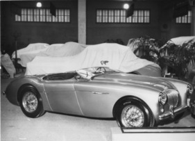Austin Healey 100 (1953) - am Genfer Autosalon, vor Besuchsbeginn