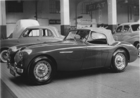 Austin Healey 100 (1954) - am Genfer Autosalon 1954, mit aufgespanntem Dach