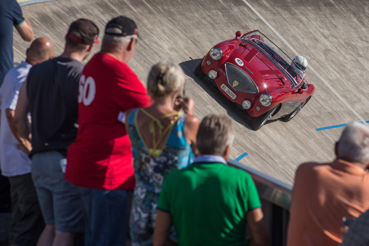 Austin-Healey 100 BN1 (1955) - Indianapolis Oerlikon 2015
