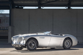 Austin-Healey 100 M (1955) - ... mit wenigen Griffen heruntergeklappt werden
