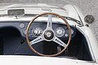 Austin-Healey 100 S (1955) - alle nötigen Instrumente sind im Armaturenbrett zusammengefasst