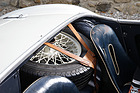 Austin-Healey 100 S (1955) - das Reserverad ist mit Riemen befestigt