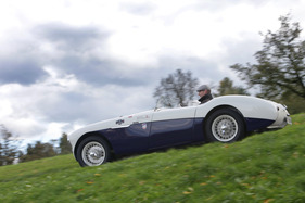 Austin-Healey 100 S (1955) - der Fahrer sitzt fast auf der Hinterachse