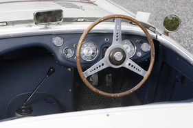 Austin-Healey 100 S (1955) - mit dem langen Schalthebel werden vier Gänge geschaltet