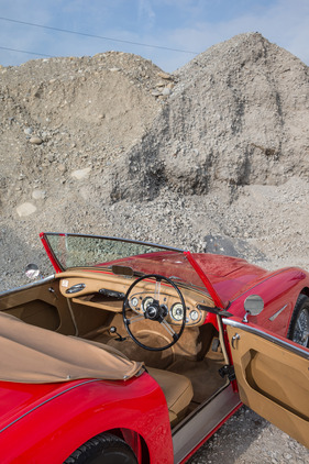 Austin-Healey 100 Six (1958) - Lenkrad mit Federspeichen