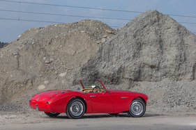 Austin-Healey 100 Six (1958) - wenig Bodenfreiheit, ab Werk betrug sie 14 Zentimeter