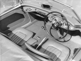 Austin Healey 100 Six (1959) - Lenkrad und Armaturenbrett eines rechtsgelenkten Zweisitzers (BN6) (1959)
