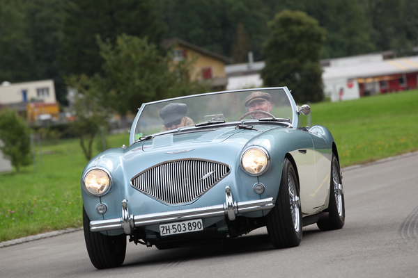 Austin-Healey 100 bei der Anfahrt - British Car Meeting Mollis 2017