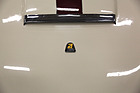 Austin-Healey Sprite 1275 Ashley (1960) - Ashley-Emblem auf der Fronthaube - am OTM Fribourg 2013