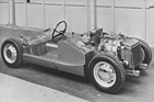 Austin-Healey Sprite Mk III (1964) – Die Bodengruppe mit Motor