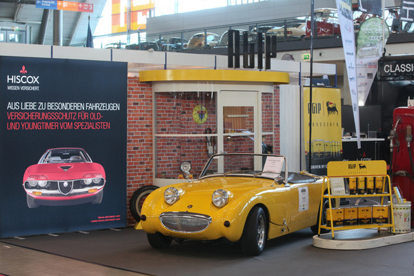 Austin-Healey Sprite wirbt für Hiscox - Retro Classics Stuttgart 2020